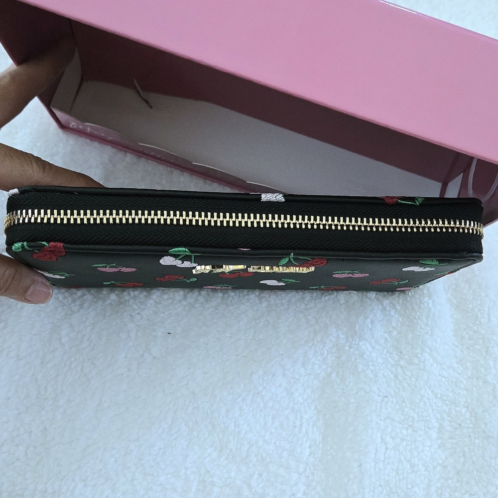 Betsey Johnson Embroidered🪡 Cherries🍒 Zip Around Wristlet - NIB - Picture 4 of 16